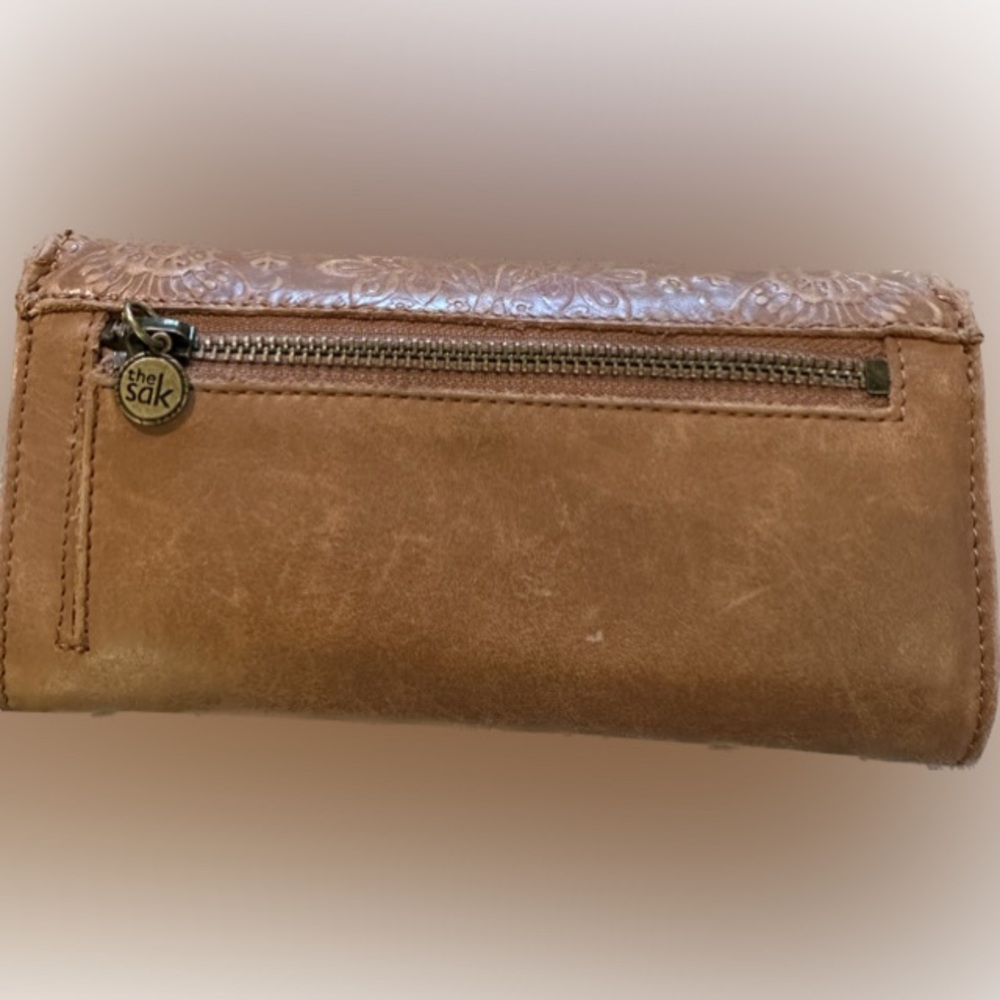 The Sak embossed camel leather wallet w button closure - Picture 3 of 6